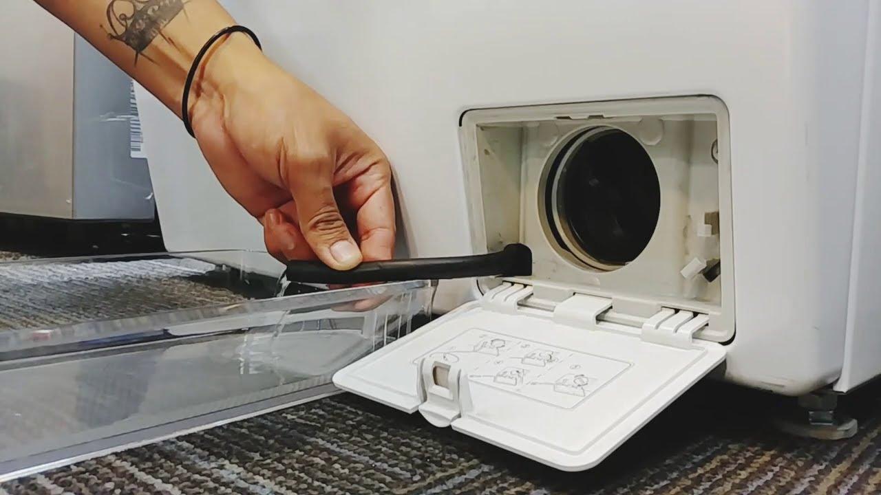 Inspección segura del filtro, la manguera y el codo de desagüe para liberar el flujo