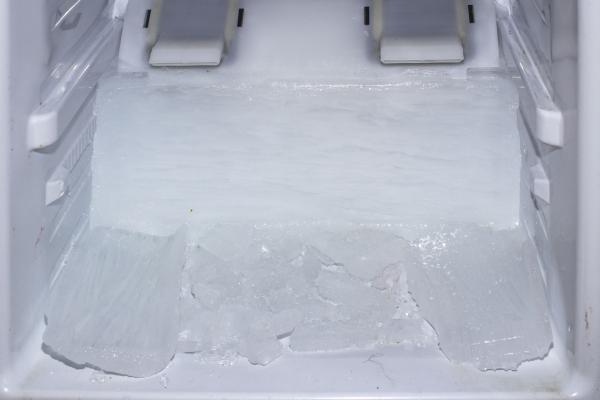 congelador-hace-hielo-en-exceso.jpg Congelador hace hielo en exceso